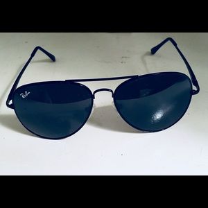 Black Ray Ban aviator sunglasses